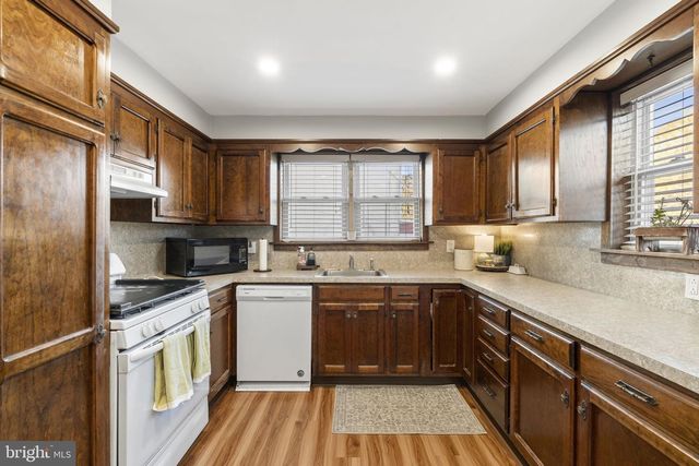 1010 BUTTONWOOD ST, Norristown, PA 19401