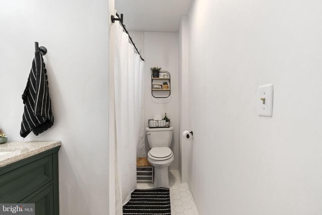 1010 BUTTONWOOD ST, Norristown, PA 19401