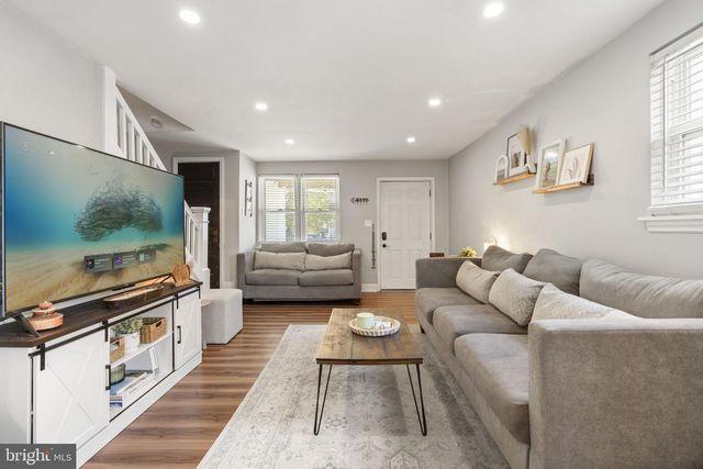 1010 BUTTONWOOD ST, Norristown, PA 19401