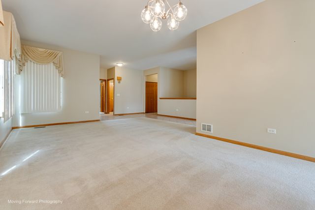 21311 Prince Lake Drive, Crest Hill, IL 60403
