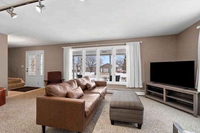 2359 SUNRISE COURT, Green Bay, WI 54302