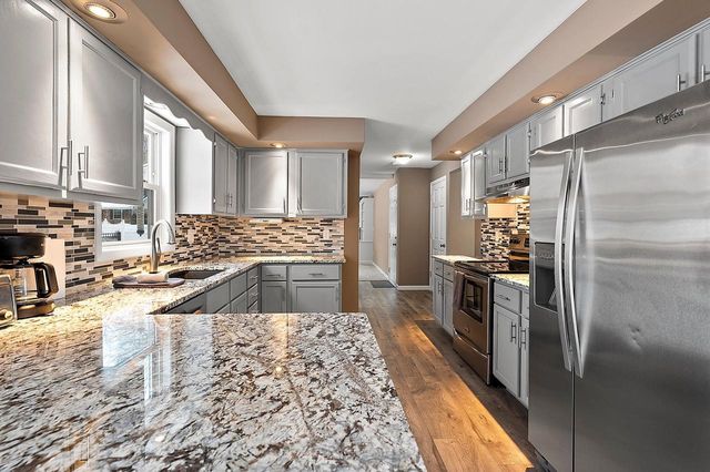 2359 SUNRISE COURT, Green Bay, WI 54302