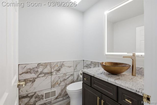 47830 Forest Court, Northville, MI 48168