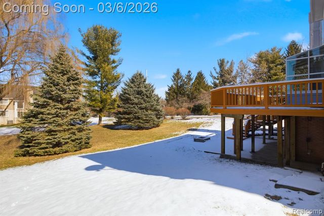 47830 Forest Court, Northville, MI 48168