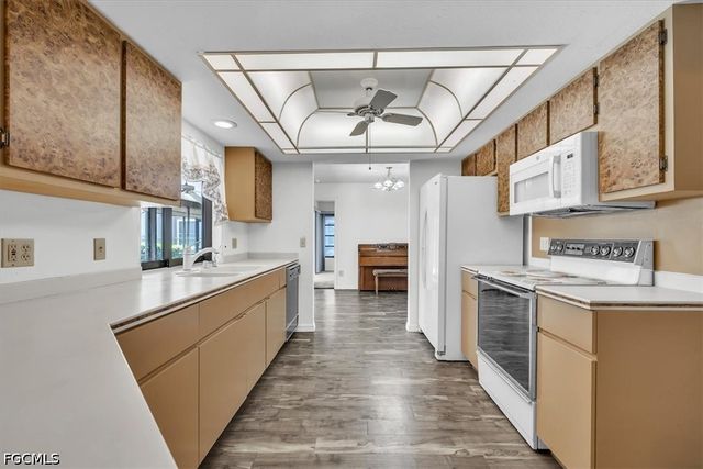 6070 Anchorline CT, North Fort Myers, FL 33917