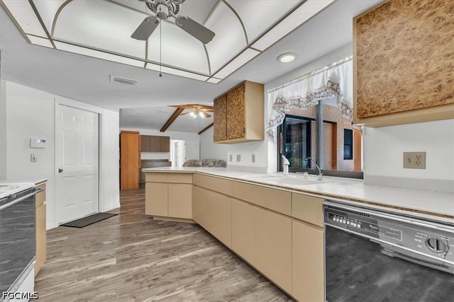 6070 Anchorline CT, North Fort Myers, FL 33917