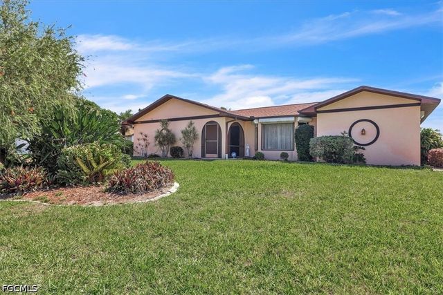 6070 Anchorline CT, North Fort Myers, FL 33917