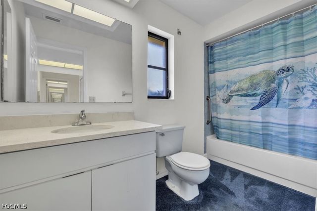 6070 Anchorline CT, North Fort Myers, FL 33917