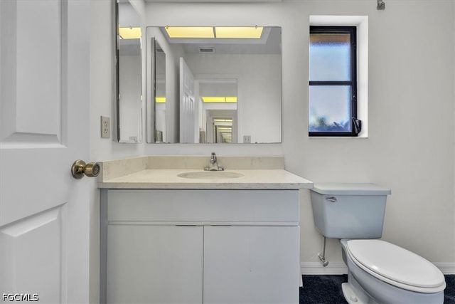 6070 Anchorline CT, North Fort Myers, FL 33917