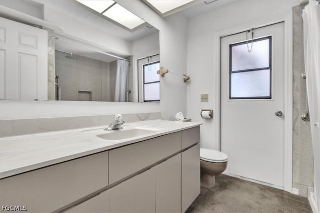 6070 Anchorline CT, North Fort Myers, FL 33917