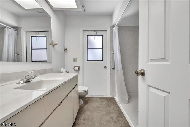 6070 Anchorline CT, North Fort Myers, FL 33917