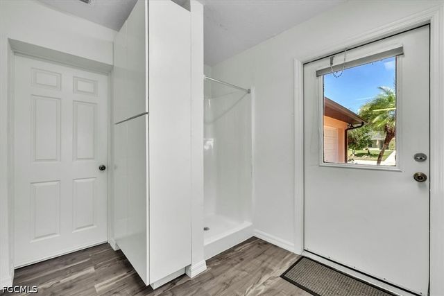 6070 Anchorline CT, North Fort Myers, FL 33917