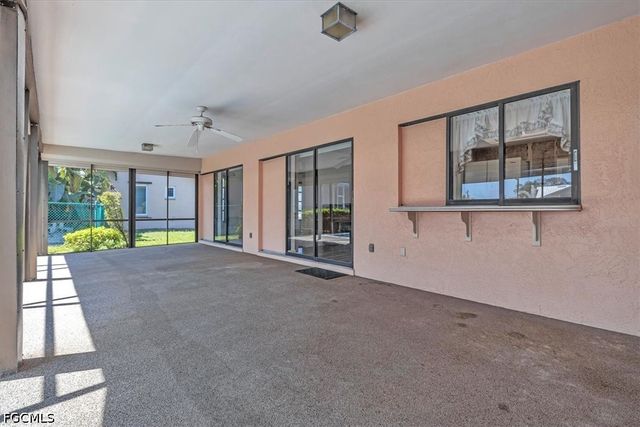 6070 Anchorline CT, North Fort Myers, FL 33917