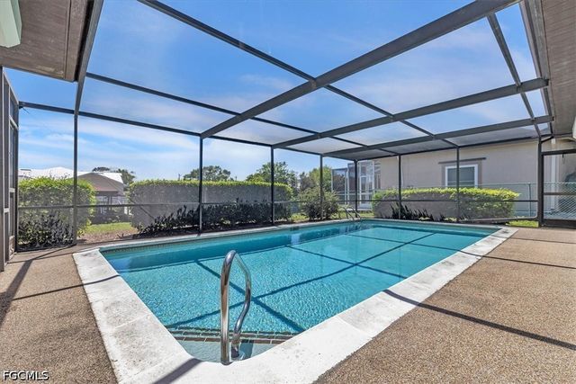 6070 Anchorline CT, North Fort Myers, FL 33917