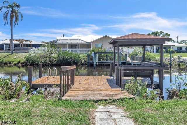 6070 Anchorline CT, North Fort Myers, FL 33917