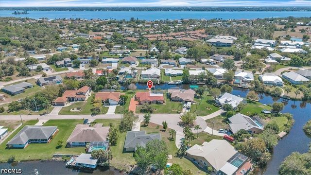 6070 Anchorline CT, North Fort Myers, FL 33917