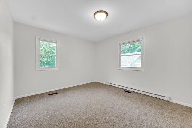 10447 N 477 E, Demotte, IN 46310