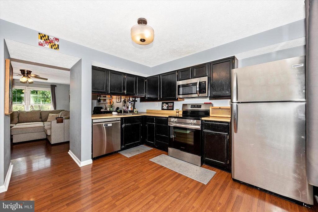 Image 10 of property listing at 1458 MOBLEY CT, Frederick, MD 21701