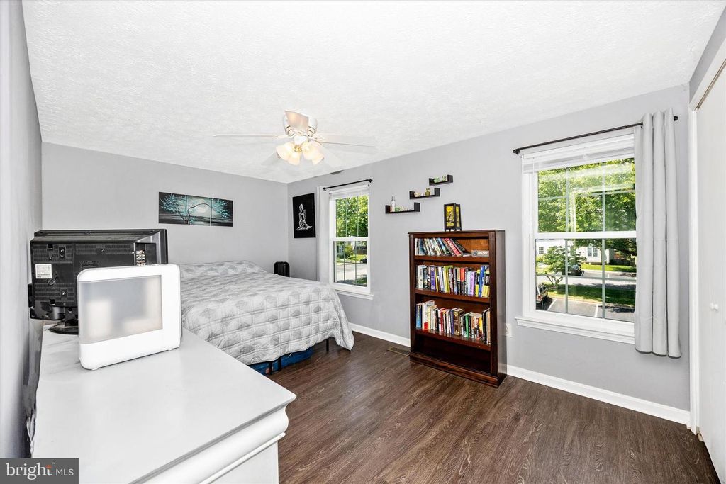 Image 13 of property listing at 1458 MOBLEY CT, Frederick, MD 21701