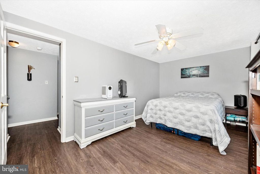 Image 15 of property listing at 1458 MOBLEY CT, Frederick, MD 21701