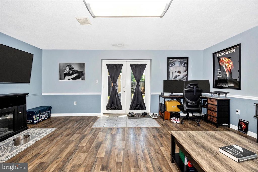 Image 22 of property listing at 1458 MOBLEY CT, Frederick, MD 21701