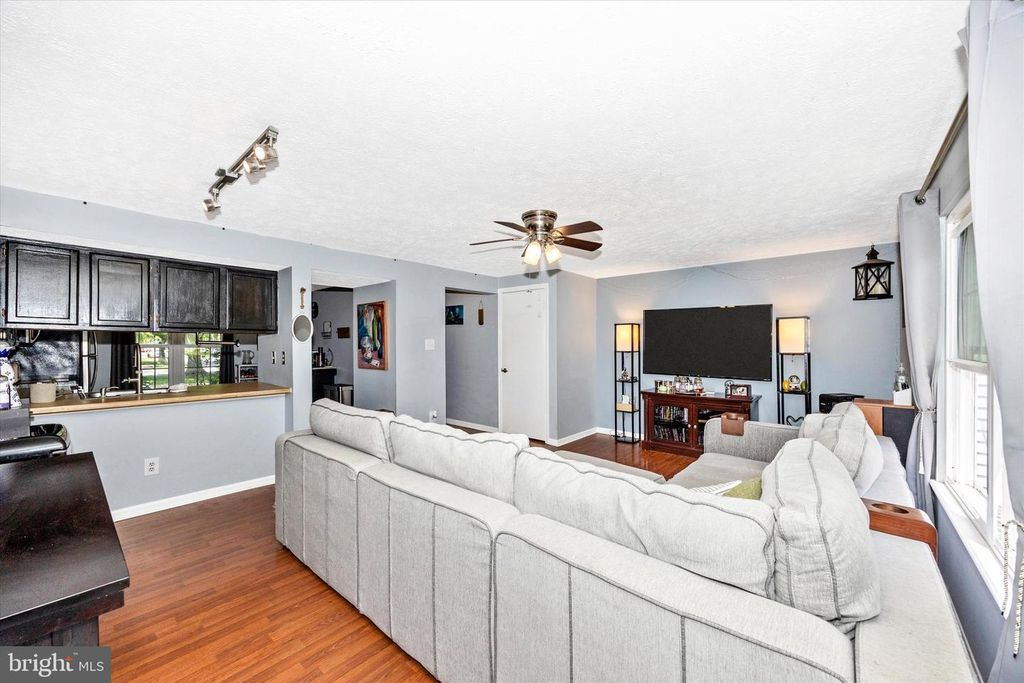 Image 6 of property listing at 1458 MOBLEY CT, Frederick, MD 21701