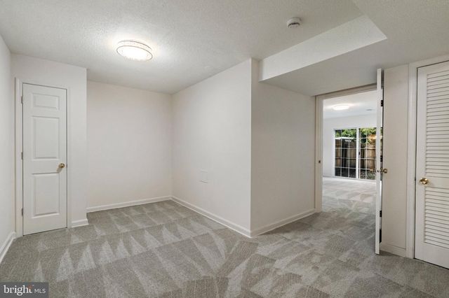 14812 LONDON TOWNE SQ, Centreville, VA 20120