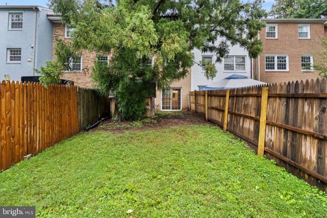 14812 LONDON TOWNE SQ, Centreville, VA 20120