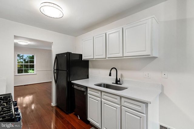 14812 LONDON TOWNE SQ, Centreville, VA 20120