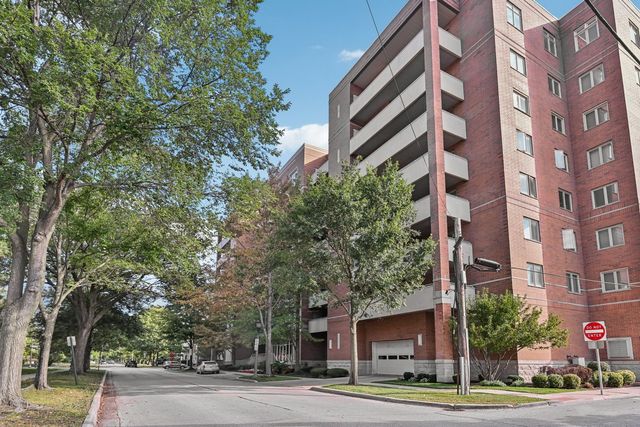 435 William Street 205, River Forest, IL 60305