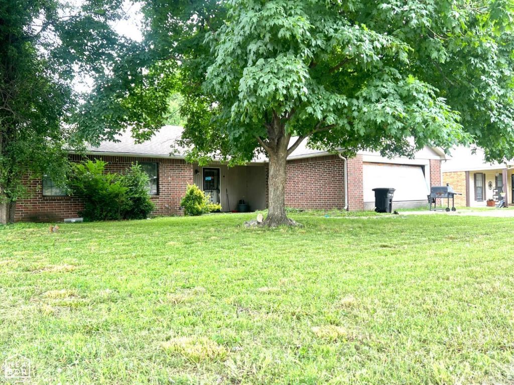 1104 mayfair Lane, Blytheville, AR 72315