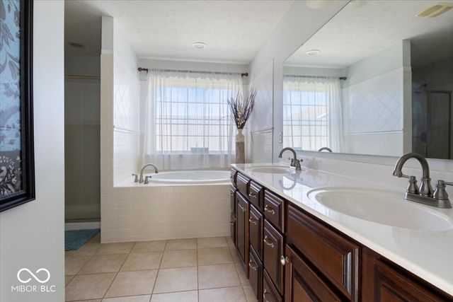 1351 Turner Trace Place N, Avon, IN 46123