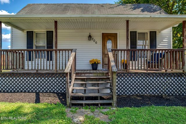 706 N Chamberlain Ave, Rockwood, TN 37854