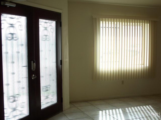 300 Mount Vernon Avenue, Bakersfield, CA 93307