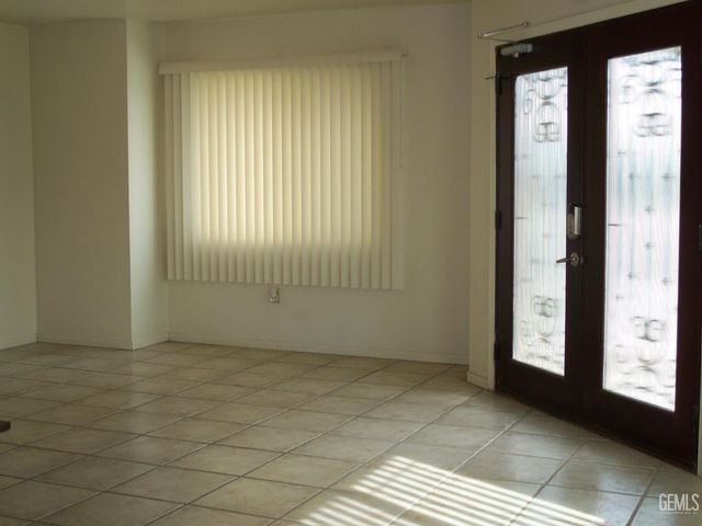 300 Mount Vernon Avenue, Bakersfield, CA 93307