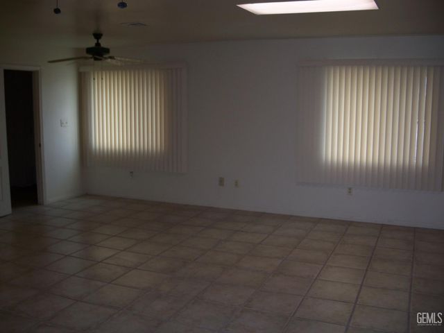 300 Mount Vernon Avenue, Bakersfield, CA 93307