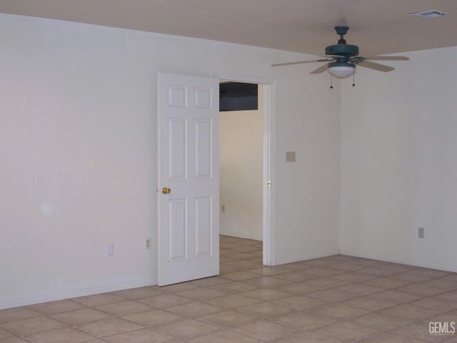 300 Mount Vernon Avenue, Bakersfield, CA 93307