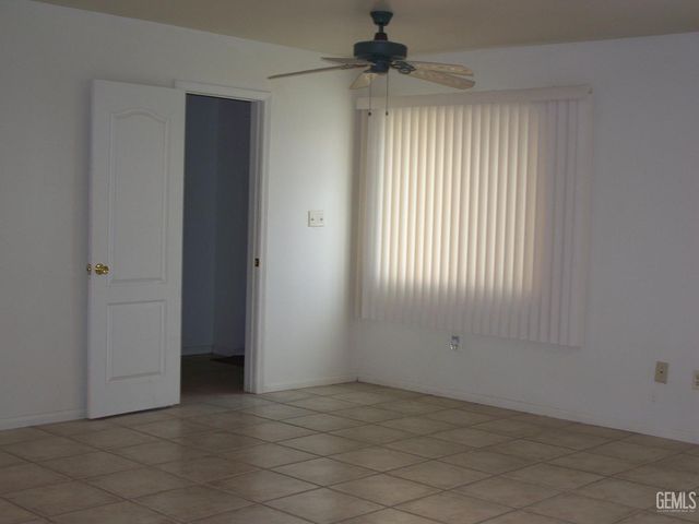 300 Mount Vernon Avenue, Bakersfield, CA 93307