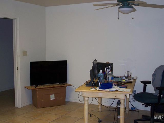 300 Mount Vernon Avenue, Bakersfield, CA 93307