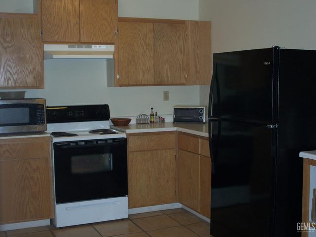 300 Mount Vernon Avenue, Bakersfield, CA 93307