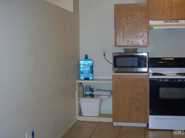 300 Mount Vernon Avenue, Bakersfield, CA 93307