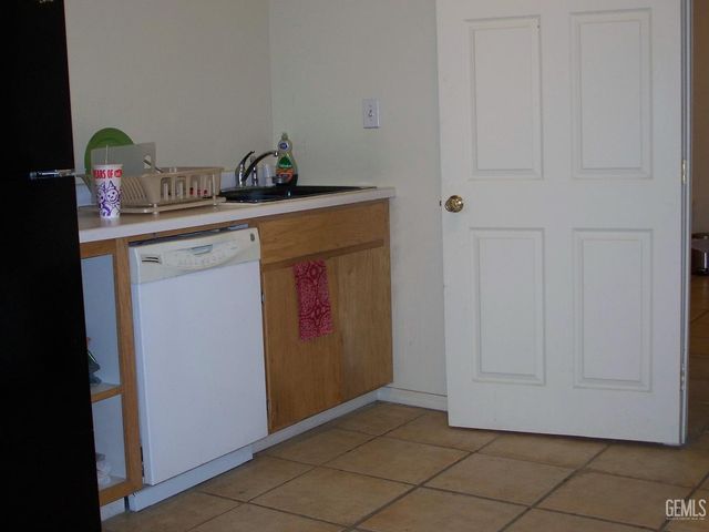 300 Mount Vernon Avenue, Bakersfield, CA 93307