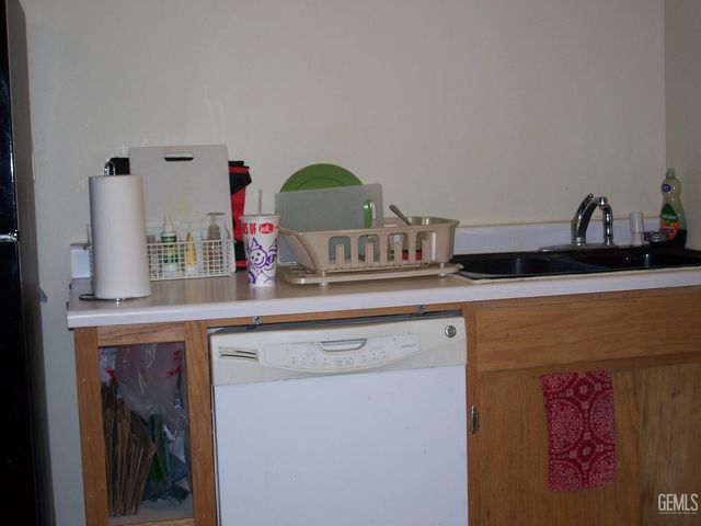 300 Mount Vernon Avenue, Bakersfield, CA 93307