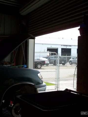 300 Mount Vernon Avenue, Bakersfield, CA 93307