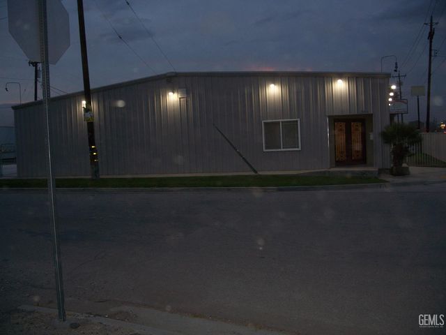 300 Mount Vernon Avenue, Bakersfield, CA 93307