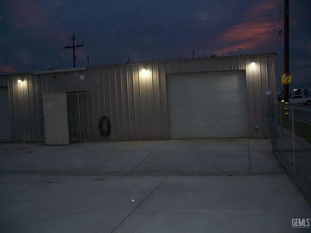 300 Mount Vernon Avenue, Bakersfield, CA 93307