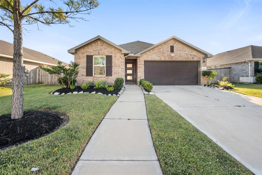 1992 Shim Ball Way, Pearland, TX 77089