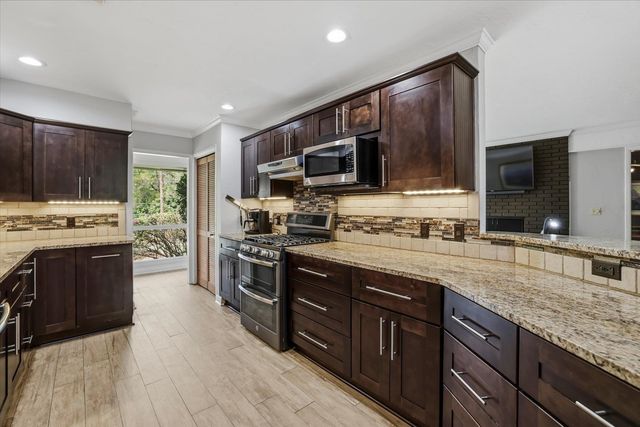 209 Ridgeland Road, Tallahassee, FL 32312