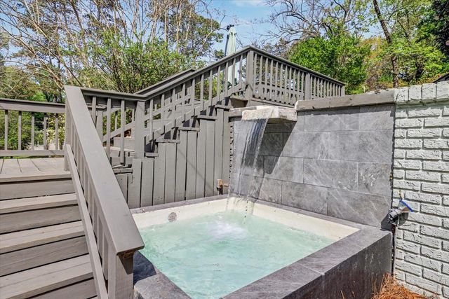 209 Ridgeland Road, Tallahassee, FL 32312