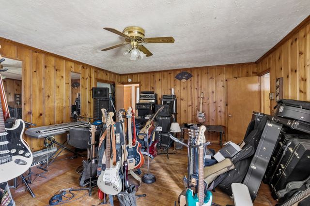 1112 Neelys Bend Rd, Madison, TN 37115